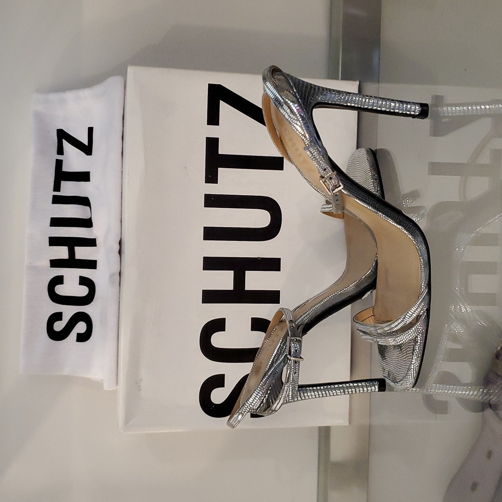SCHUTZ women’s Metallic Silver Strappy shoe Size 7 With A 4" Heel new in box - Picture 2 of 8